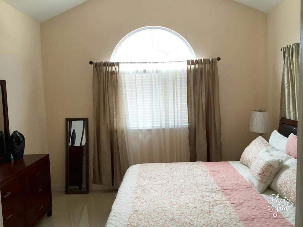 Caymanas Estate Beautiful Three Bedroom House Spanish Town Exteriör bild